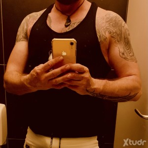Xtudr - Alpha1098: Alpha Biker e dominante, per bondage, cbt, chastity, shibari, role play, kinky. 
NO GRASSI, NO PISCHELLI, NO VECCHI
Senza...