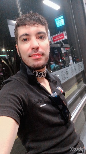 Xtudr - esclavobrasileño: Domestic slave, very servant, public humiliation, foot licker, footrest.