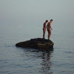 Xtudr - yo_max1988: I'm a guy who loves spank and bondage, very perverted and always willing to experiment, both as a dominant man or as a s...