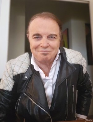 Xtudr - amodomest: Discreet uncle and stud. Dominant and top in bed. With BDSM experience and equipment.