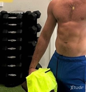 Xtudr - SEXNOWYA: Busco tíos chulos cañeros morbosos dotados dominantes ! Me mola ver mear y me venden los ojos y me de rabo otro sin saberl...
