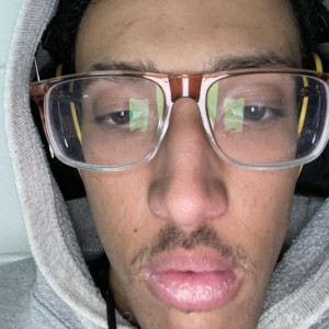 Xtudr - 6845631: Just looking for some dick and good sucking when I get off work 