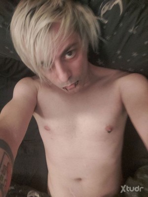 Xtudr - _slave26_: After a long time here, I can say that I'm an atypical guy in every aspect. For the physical part, you have the photos, a...