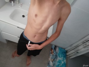 Xtudr - Anto10: I'm looking for a top to get to know and talk, I'm looking for sex.