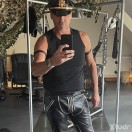 Xtudr - NottsLTHR: Hot top guys who...