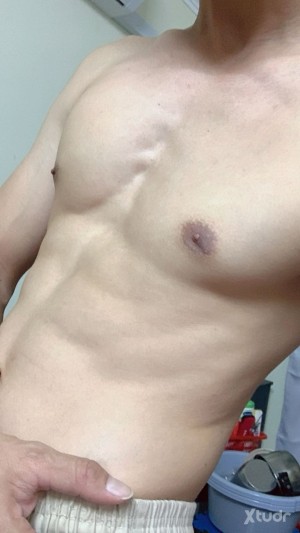 Xtudr - Bom0130: I'm from Thailand 
Nice to meet you 
Sometimes 