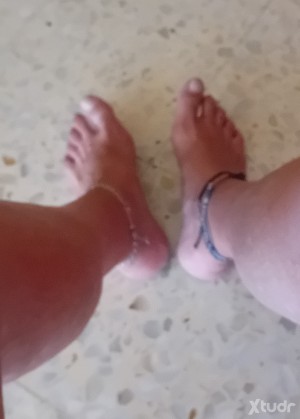 Xtudr - sumsopies: Sumiso. Te como los pies, me los restriegas por donde quieras. Como culo, rabo, lo que ordenes. También para juegos con o...