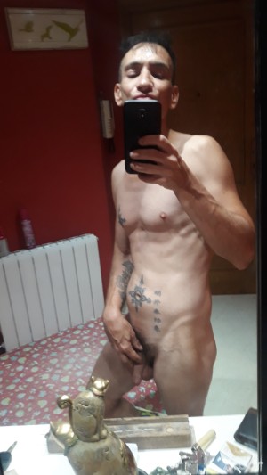 Xtudr - pollpeque: busco Skype con colocón 
    yo polla pequeña 
j