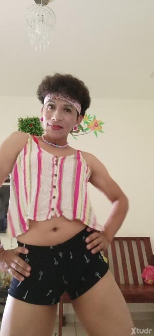 Xtudr - Jarithza: Light wheat-colored skin, slender, athletic build, light brown eyes