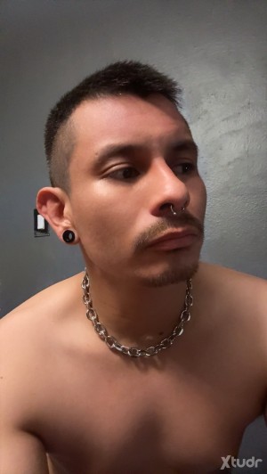 Xtudr - urdadismyride: Looking for older daddies and bears! Sub here and down for anything 