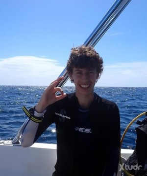 Xtudr - FSM: I'm looking to fuck without complications.