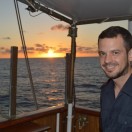 Xtudr - knees: Newbie looking for f...