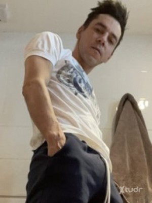 Xtudr - AdamHunt: Kinky openminded vers