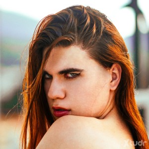 Xtudr - MasterXEsclavoTrajeado: Maestro joven en busca de un esclavo maduro (preferiblemente trajeado) con el que tener una relación desigua...