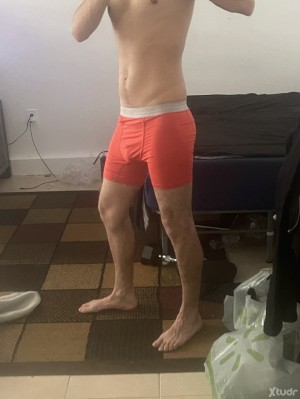 Xtudr - hornydannyboy: >>Horny 24/7>>
-love to eat ass, fuck doggy/missionary,  kiss/suck on feet, make out, be a slobbering dog
-passionate...