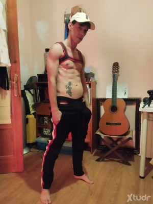 Xtudr - Obedey: Dog slave of @Amo_Con_Perro looking for another dominant to train me and give me a hard time online. With options to meet in...