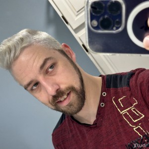 Xtudr - SpunnySteve: Like daddies, leather, smokers, bikers, truckers. Love pnp and open to many things. Verse Bttm here. Will top for the r...