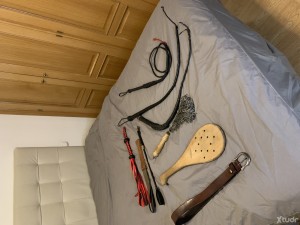 Xtudr - Rohak: Gente seria. 
Practicas: cbt tt pies lluvia axilas dogtraining ff gangiing momificacion bondage spanck
Limites: scat, bb, che...