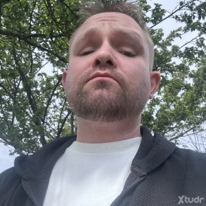 Xtudr - slut4bbcbwc: I love bbc and Bwc to throat and be bitch for 