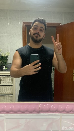 Xtudr - Sumiso_20_5: Me considero una cerdaca bastante obediente, siempre con ganas de servir a un buen macho y cumplir con las órdenes.
Per...