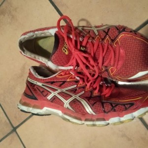 Xtudr - ZAPAS: I'm a sneaker uncle with many worked-out sneakers. I exchange, sell, or customize sneakers to the liking of whoever requests ...