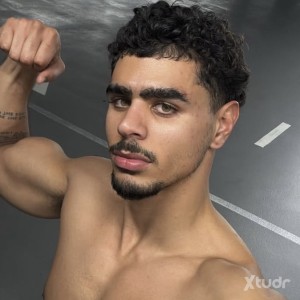Xtudr - Georgedick: Am very honest and respectful. I love meeting new people. I love pets.