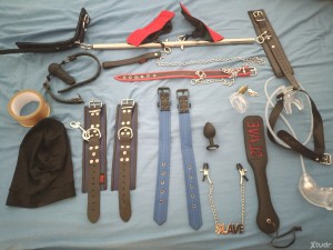 Xtudr - Perro_Sumiso_: Busco tios con los que pasar un buen rato siendo esclavo. En cuanto a control diario, acepto control de mis orgasmos ...