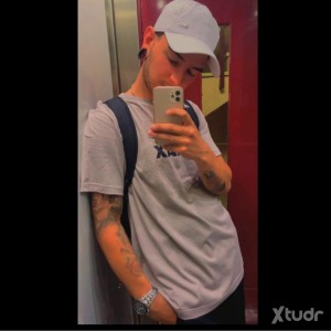 Xtudr - damehostias: Recién salido de una relación, con ganas de recibir hostias y expandir mis limites