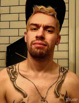 Xtudr - kincaid: 50/50 Vers, switch. I can be insatiable and a very fun influence. Not always the best at responding. Have explored a lot, a...