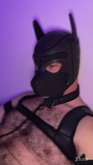 Xtudr - PeludoSumiso: Sumiso maduro fetichista deseando obedecer.