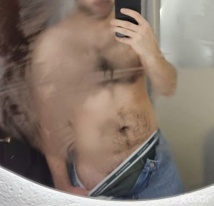 Xtudr - dirtyboy33: I'm turned on by pervy guys, dominant and pigs. I'm very submissive. Piss, smells, blowjobs, dirty old men...tell me and...