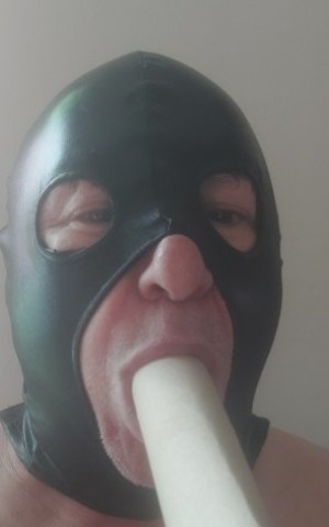 Xtudr - BuenMamador: Without hair on my body, BISEXUAL, Poppers, suck a good dick until it cums in my mouth. Use me for your pleasure.