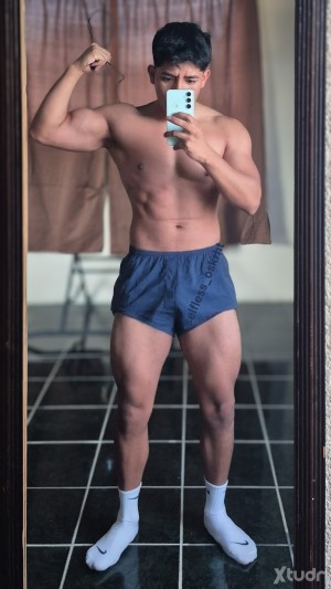 Xtudr - Osky: Hello, I'm new to this, train me and I'll please you.