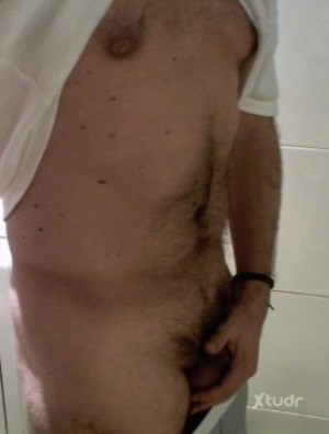 Xtudr - marcoscc72: I have little experience in real BDSM, I'm imaginative, curious and morbid, serious, bi/hetero (I like women but I'm tur...