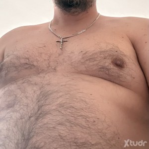 Xtudr - BigSubBoy: I'm looking for an alpha male who shows his physical superiority over me with his huge penis, who likes me to admire his ...
