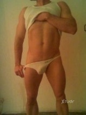 Xtudr - Sii: Submissive toilet looking for a dominant man who doesn't get circumcised.