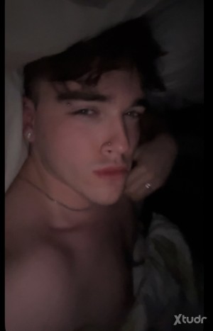 Xtudr - jamesey: hey on here looking a sugar daddy :)))