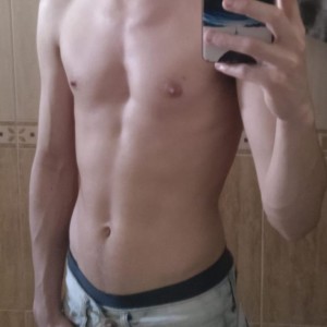 Xtudr - chico92: Dominant man with attitude looking for submissive.
You must be very good at giving head (and good at it), as well as penetr...