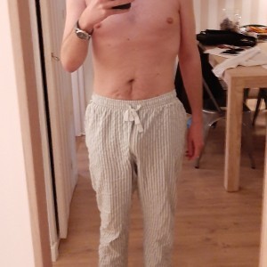 Xtudr - mamoncerdo34: I'm looking for a damn sweaty bastard who makes me lick his feet and armpits, who forces me to swallow his urine and l...