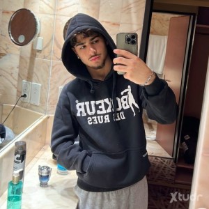 Xtudr - jack6914: big dick i like 
big ass i like 
both even better 