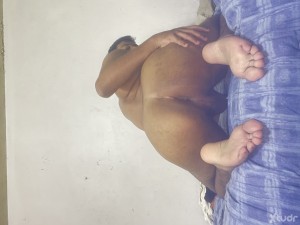 Xtudr - Bigbooty: Big butt vers who loves to be worshipped while using lingerie 