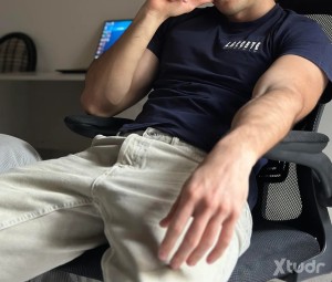 Xtudr - guapito: Soy un tío tranquilo, deportista, me encanta leer, el cine y los planes tranquilos. Desde hace tiempo me atrae ser sumiso, ...