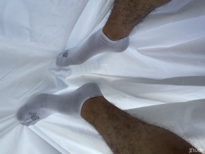 Xtudr - Josshh90: Hey, solo un chico buscando satisfacer sus fetiches un rato :) 
Sneakers, calcetines y pies 