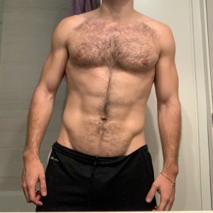 Xtudr - SubGuarroGuapo: I'm into what I'm into, but I've got a head on my shoulders.
I'd love to find a guy with a great body and a big cock...