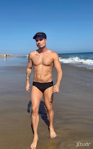 Xtudr - Domiinante: I'm looking for submissive bitches to serve me as they should.