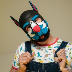 Xtudr - diaperpup: Pup play, pañales (DL) y fetichista del plástico.
Interesado en intercambiar ideas, experiencias y hacer amigos que le gu...