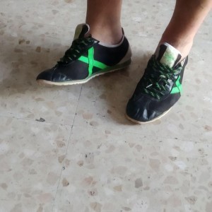 Xtudr - ZAPAS: I'm a sneaker uncle with many worked-out sneakers. I exchange, sell, or customize sneakers to the liking of whoever requests ...