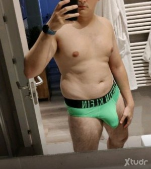 Xtudr - Bluu: Young guy looking for someone willing to fulfill morbid fantasies and who knows how to get to sex if they comply. For people w...