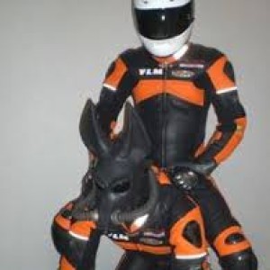 Xtudr - perrakosum: Submissive male, straight appearance, perverted.