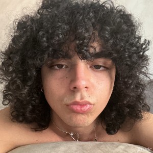 Xtudr - antooooo07: bottom who likes feet worshipping, to be spitted in mouth, swallowing cum, open to piss